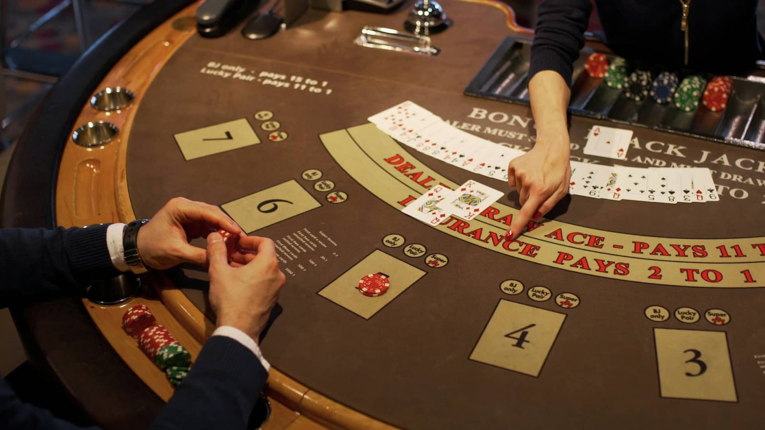 Features to Stay Competitive in the Online Gaming Industry